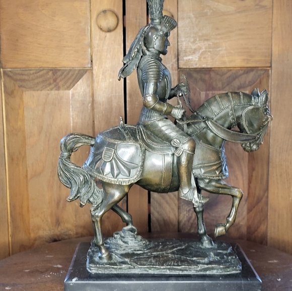 Bronze Knight Statue - Picture 10 of 13